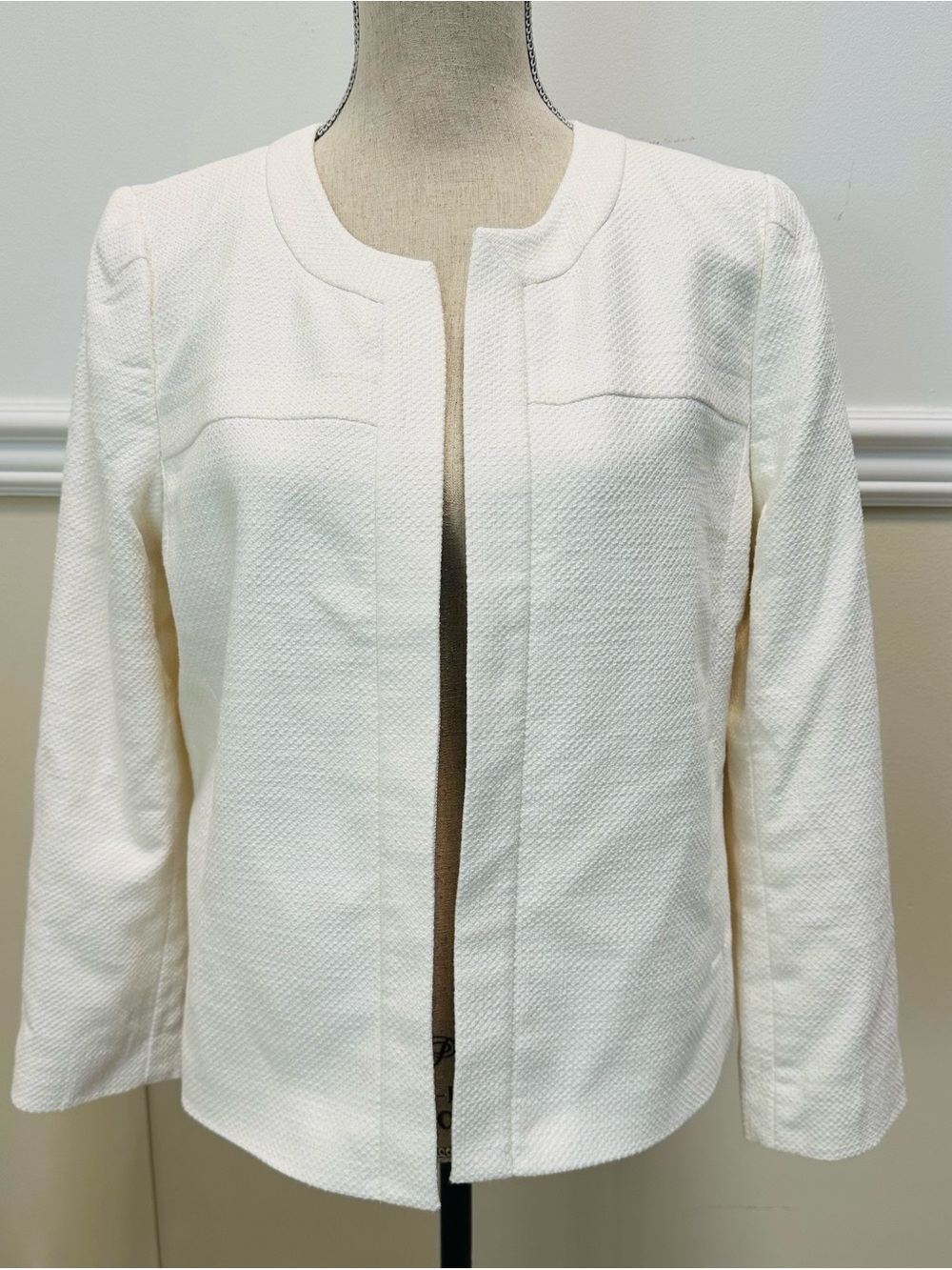 NWT Ann Taylor Cropped White Jacket 14 Crisp Minimalist Open Drape MSRP $169